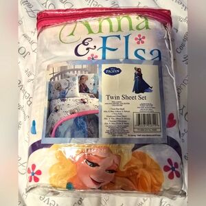 Frozen Twin Sheet Set with Anna & Elsa